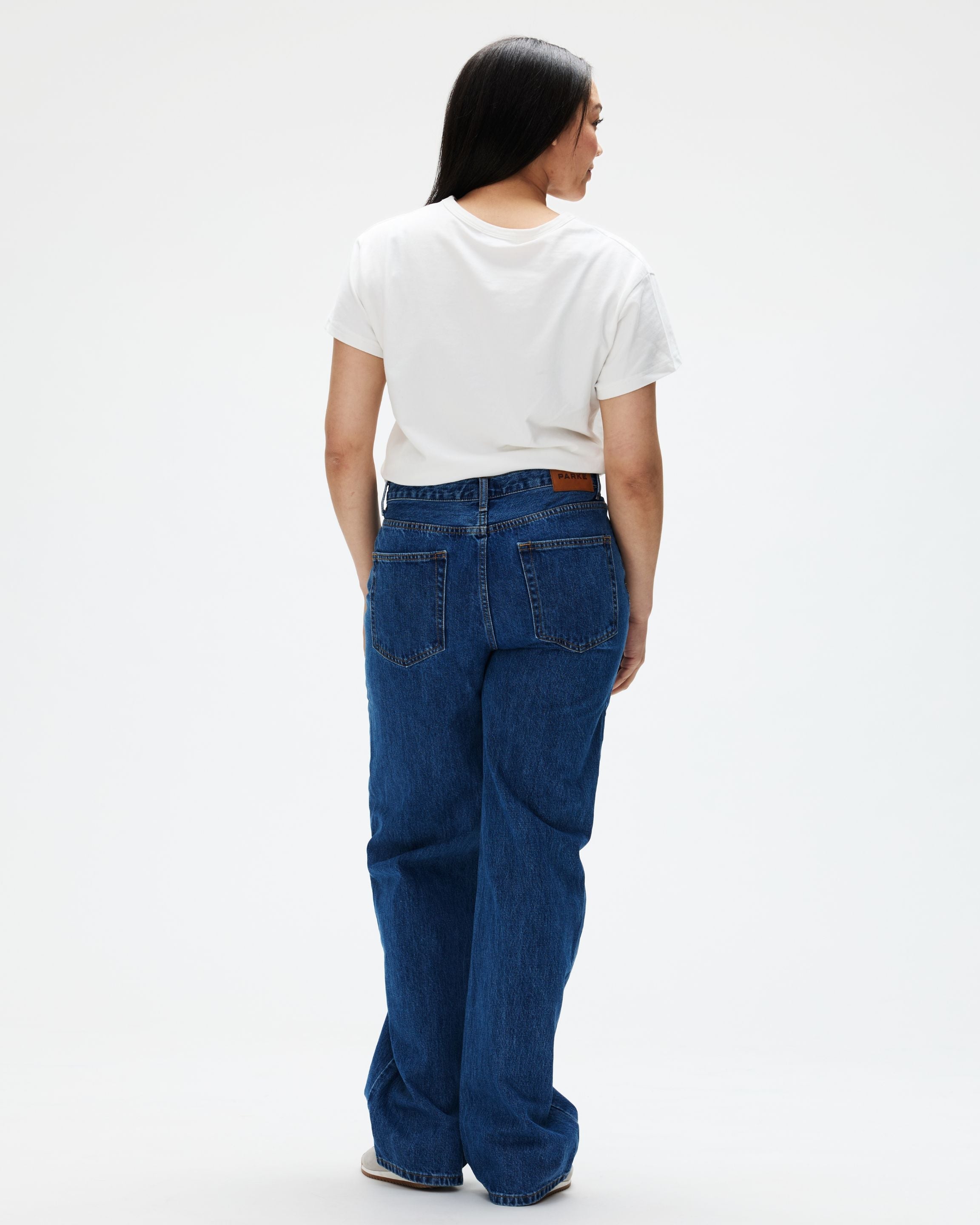 Classic Straight Jeans - Medium Wash